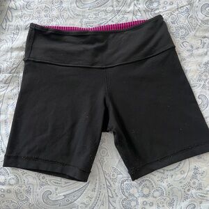 Lululemon women’s black and pink shorts